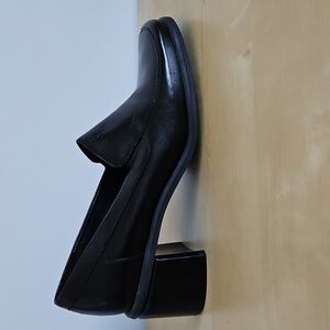 Naturalizer Black Block Heel Leather Loafers